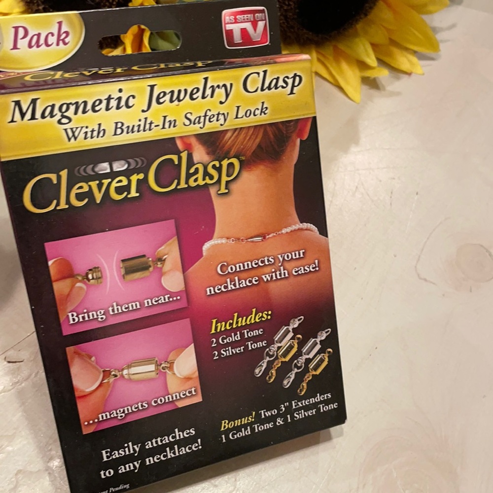 BRAND NEW CLEVER CLASP MAGNETIC JEWELRY 4 PACK WITH LOCK AS SEEN ON TV